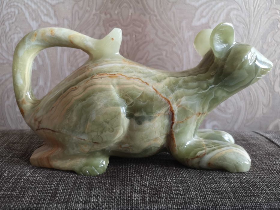 Статуэтка из Оникса