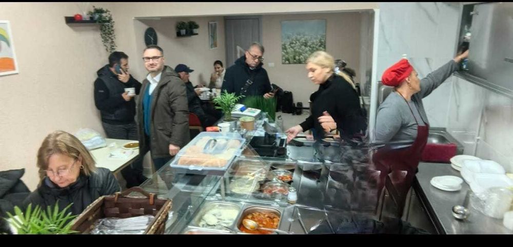 Vand Afacere la Cheie Fast Food Complet Utilat. Oferta Fulger