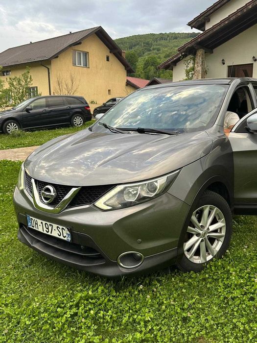 Vând nissan qashqai
