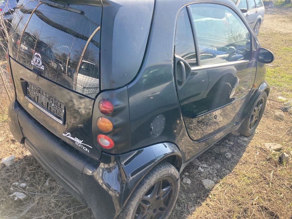 Продава се само на части Смарт 2001 година