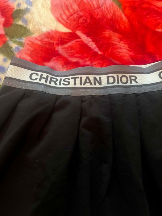 Fusta neagra foarte frumoasa