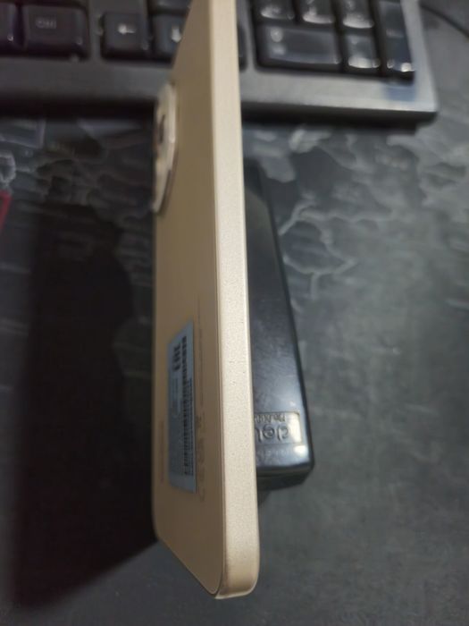 Honor 400 kafolati bilan dokumenti bor