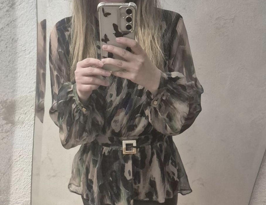 Bluza imprimeu abstract