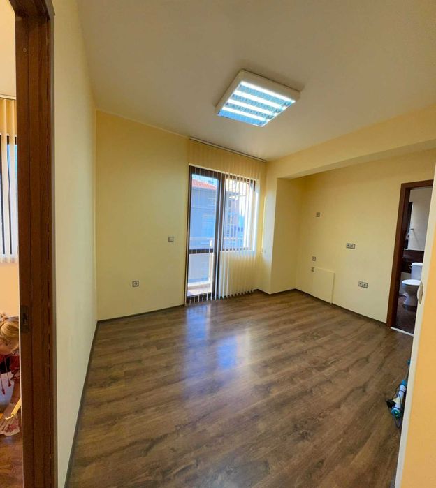 Дава се под наем Офис в Пловдив, Център - 60 кв.м за 380 € - Снимка #2