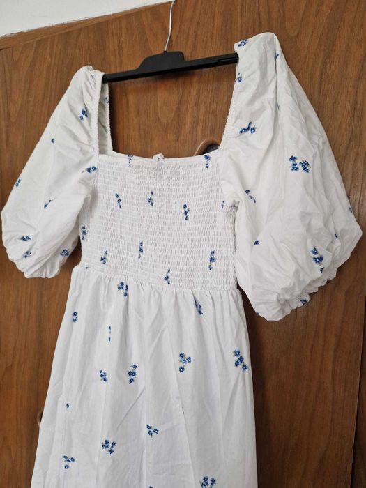Rochie alba cu floricele, marimea M