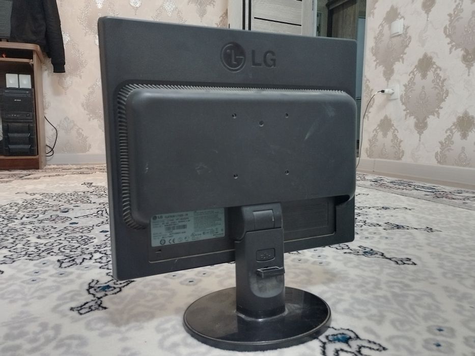 Lg monitor sotiladi yengidek