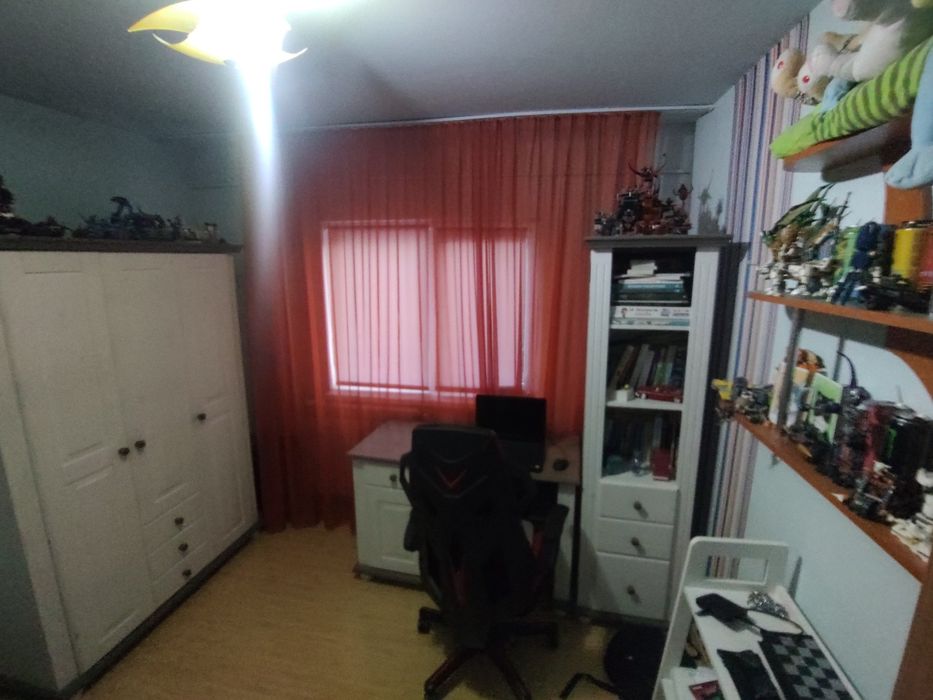Vand apartament 3 camere