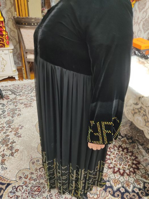 Продается  абая. .