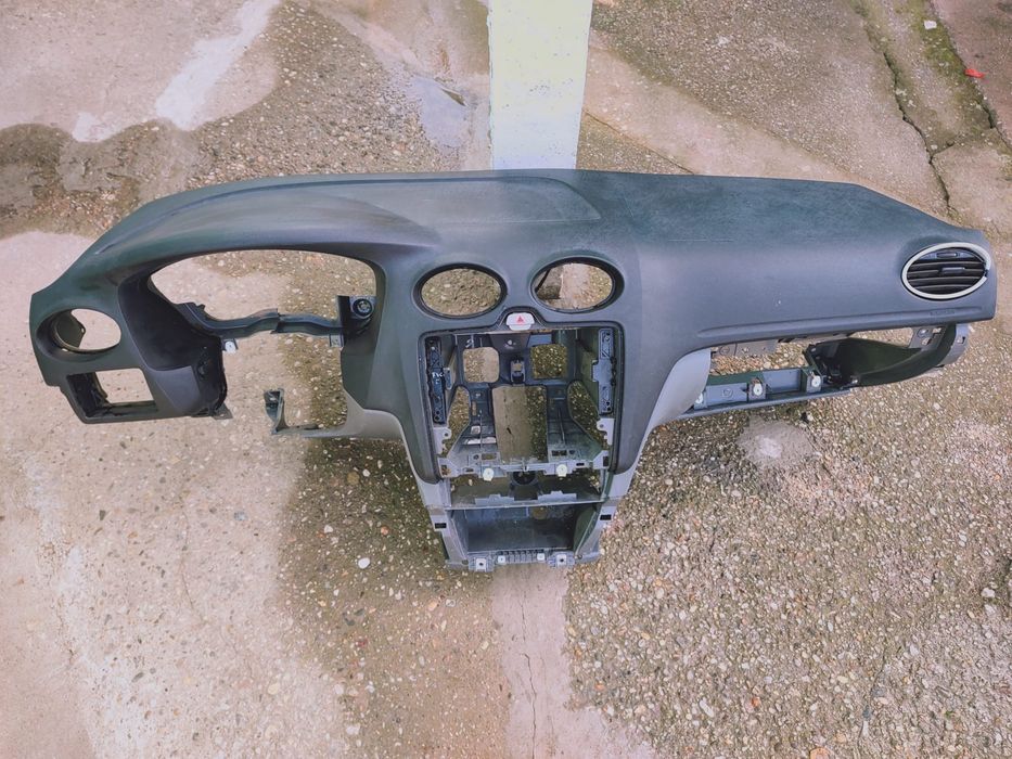 Plansa bord ford focus 2 cu airbag