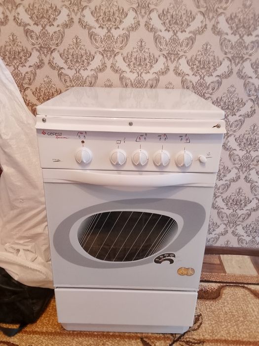 Продам газ плиту