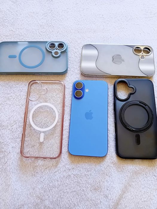 Vând IPhone 16 Blue