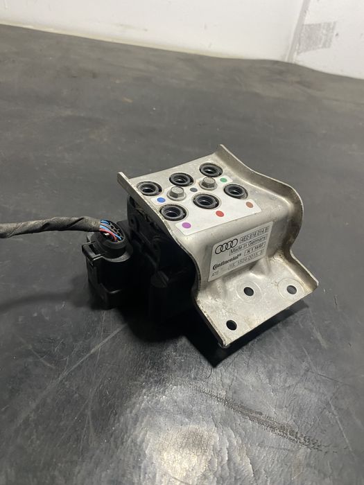 Bloc valve Audi A8 D3 suspensie aer perne aer Audi A8D3 2003-2010