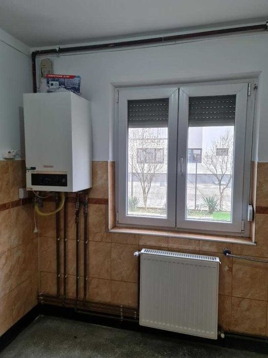 Vand apartament 3 camere , Boul Rosu, complet zugravit Feb. 2026 !