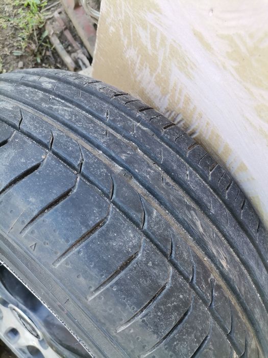 Алуминиеви джанти с гуми