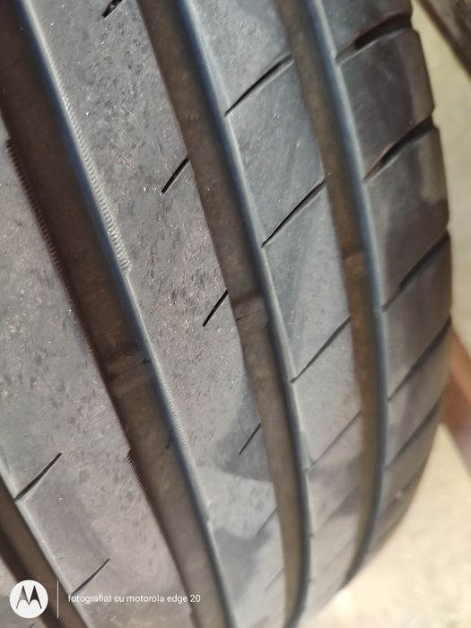 Vând cauciucuri 255-50-19
