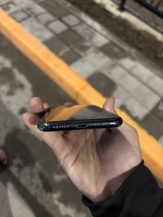 Срочно продаю iphone XR 128gb 77%