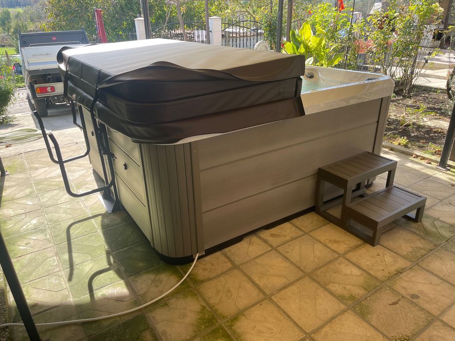 Повдигач за покривало на джакузи, хидравличен с гаранция