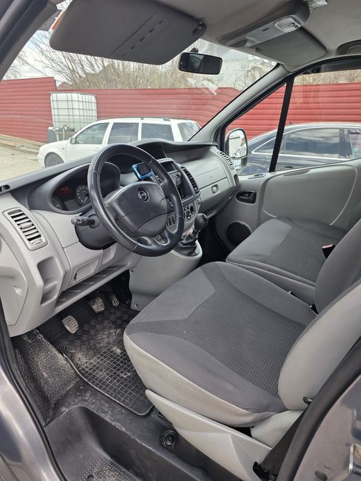 Opel Vivaro 8+1 locuri