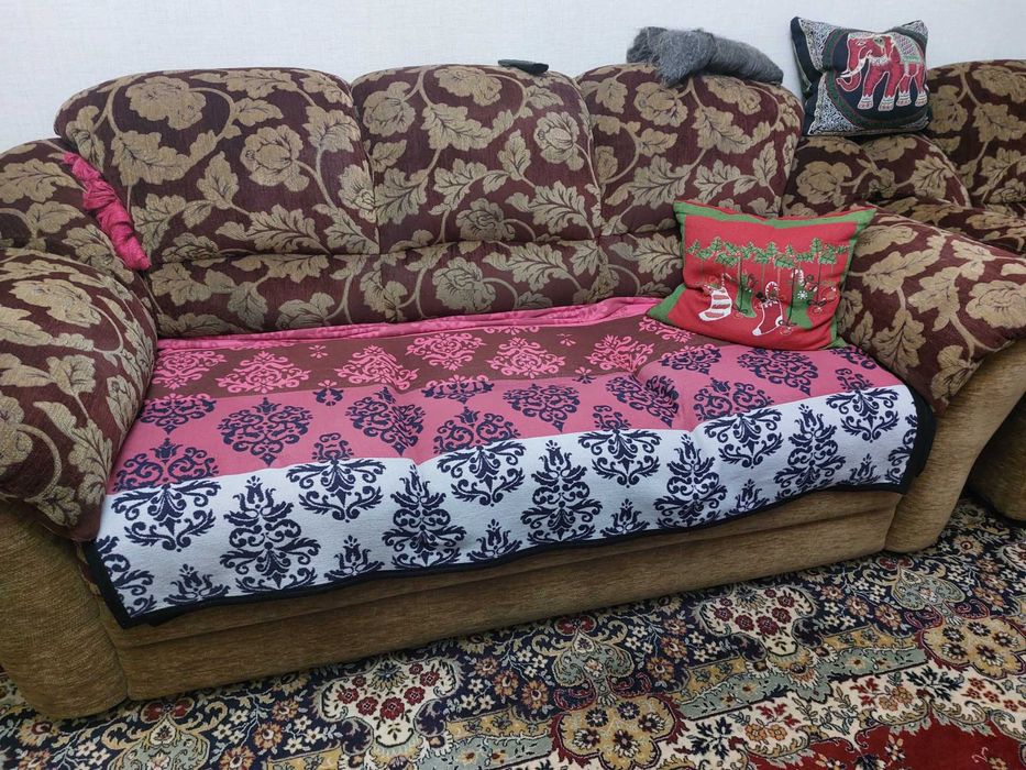 Продадим диван с креслом