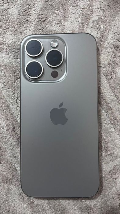 Продам Айфон 15 про в хорошем состояни