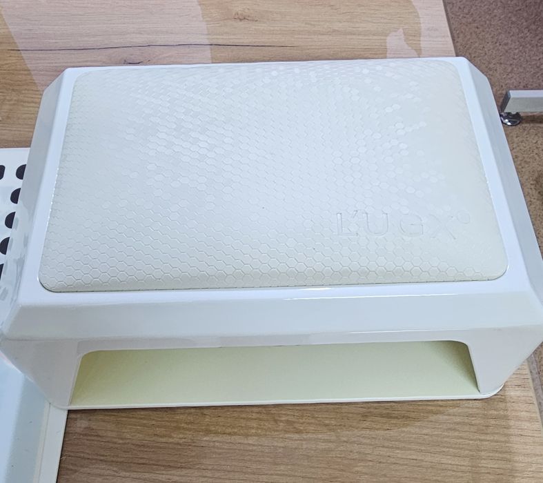 Лампа для маникюра