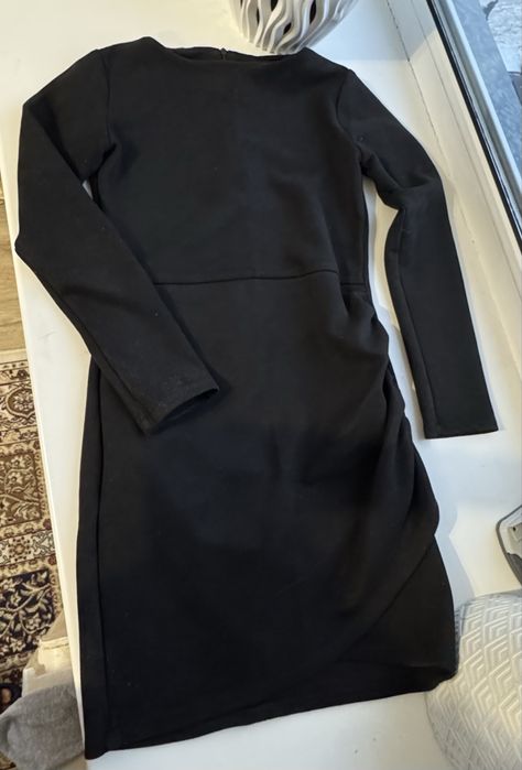 Маленькое черное платье продаю СРОЧНО
