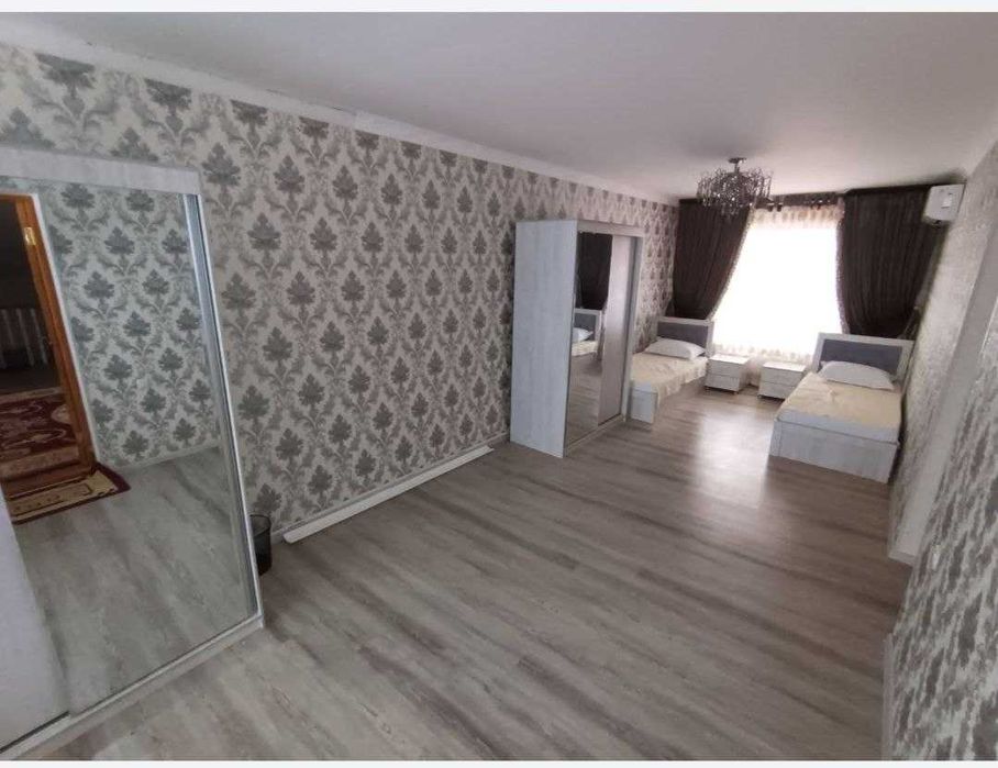 7 хонали, 6 сотикдан иборат булган ховли сотилади.