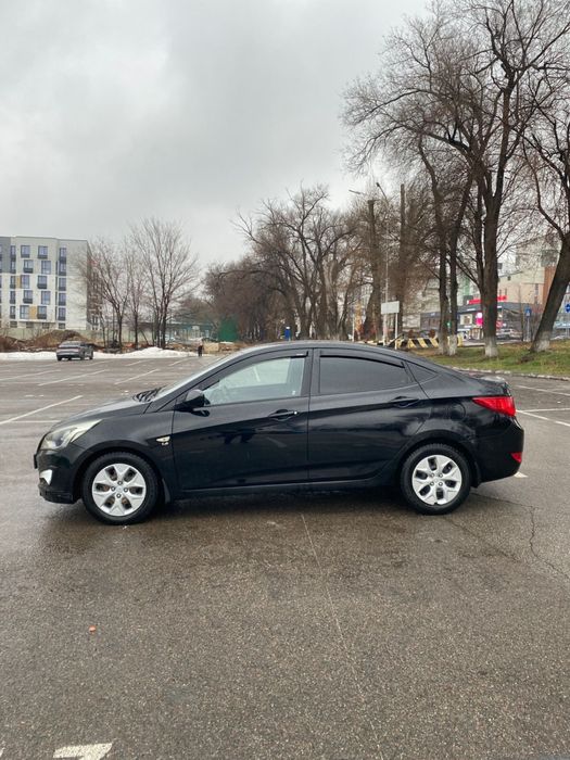Hyundai accent 2015