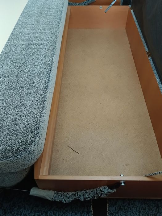 Продам диван в отличном состоянии