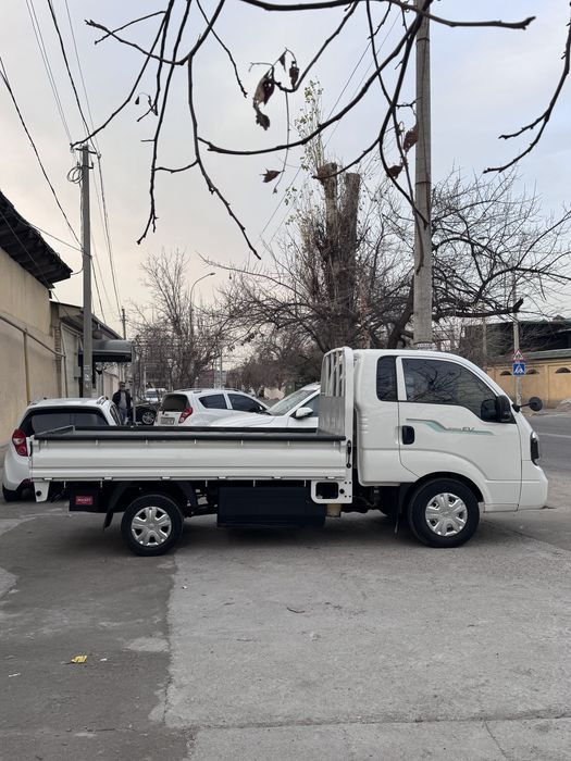 Kia bongo ev 2022 yil srochna sotiladi