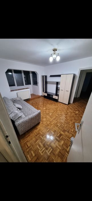 De închiriat apartament 2 camere lângă Poliție
