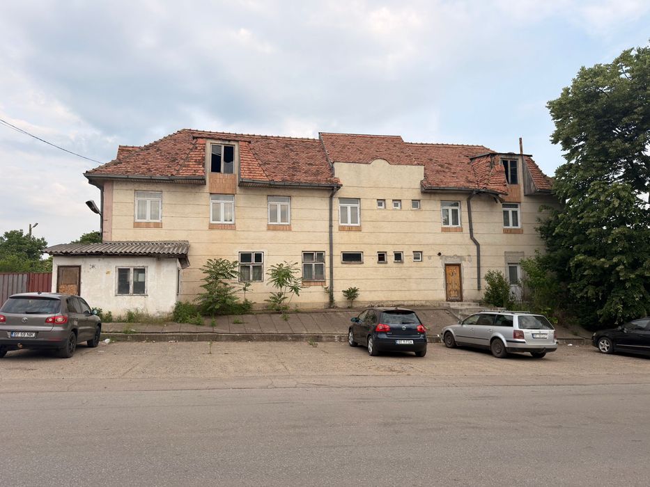 Clădire comercială de vânzare – poziție excelentă, aproape de Mecanex