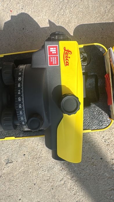 Нивилир Leica NA500