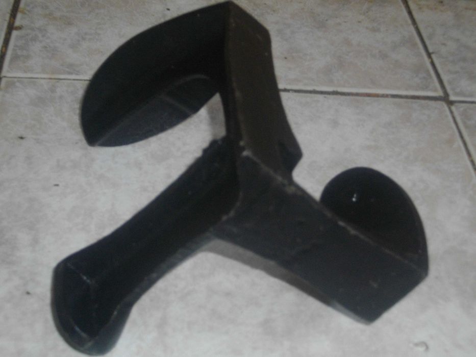 Нова немска тристранна 170мм/2,2кг тип обущарска Наковалня