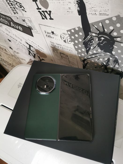 Honor Magic V3 la cutie Citiți anuntul