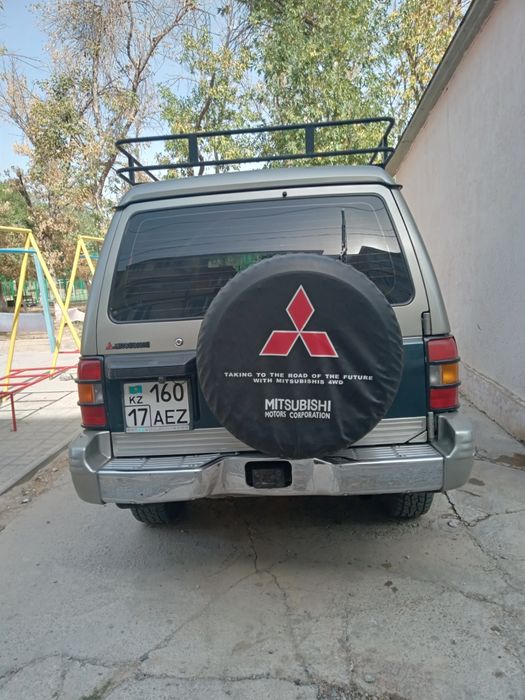 Мицубиси Паджеро.