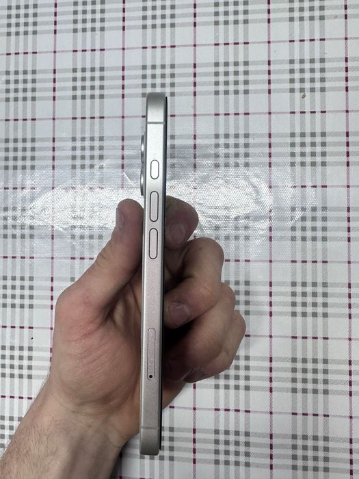 Продам iPhone 16 256гб