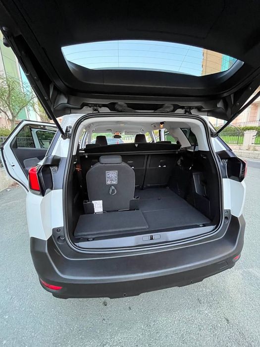 продава  Peugeot 5008