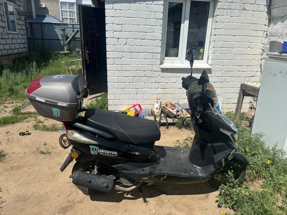 Продам скутер м8