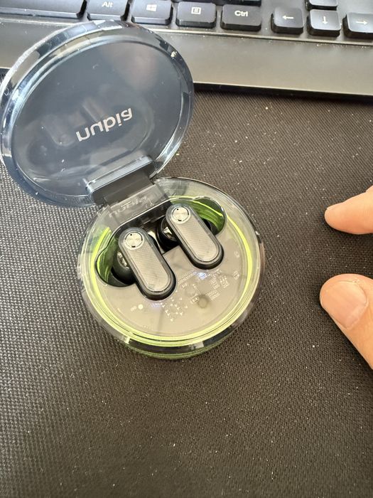 Продам наушники Nubia GT Buds