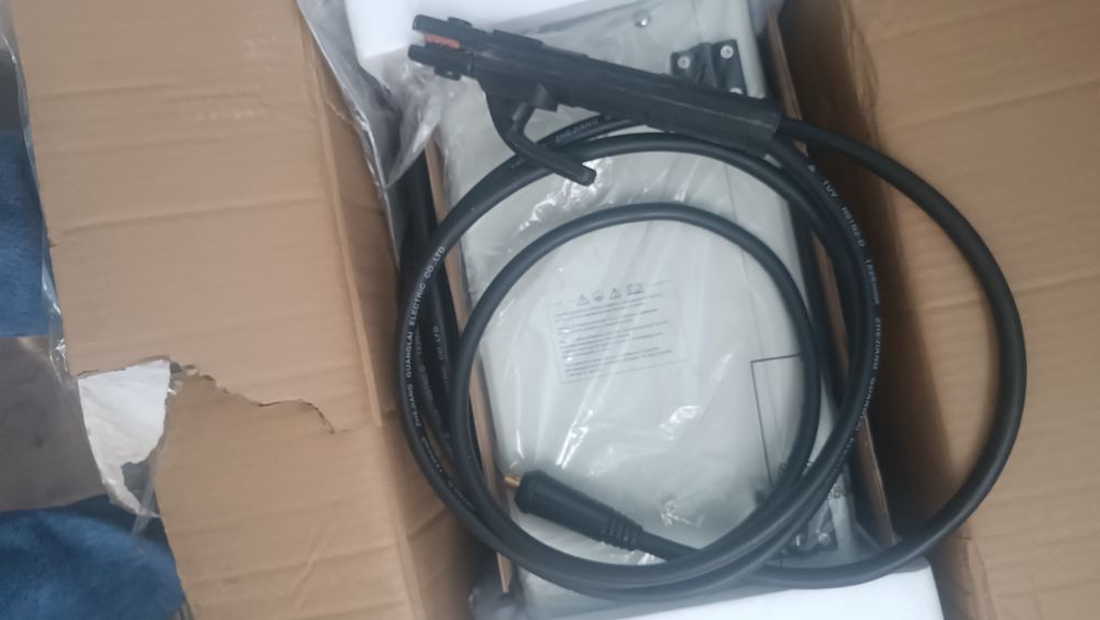 Продам сварочный аппарат полуавтомат  Аврора