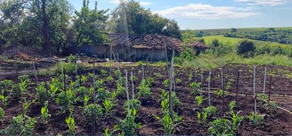 Продавам Напълно Обзаведена Къща.