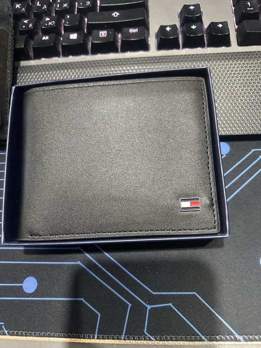 Продам портмоне Tommy Hilfiger