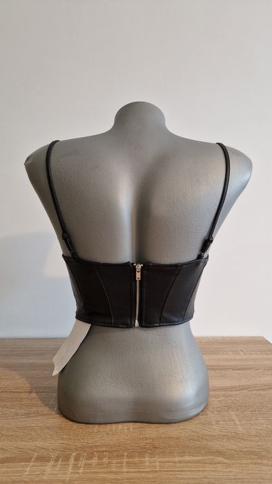 Дамско бюстие тип корсет