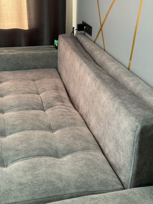 Диван продаю в хорошем состоянии !