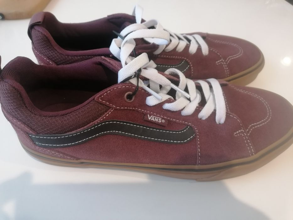 Продавам спортни обувки Vans