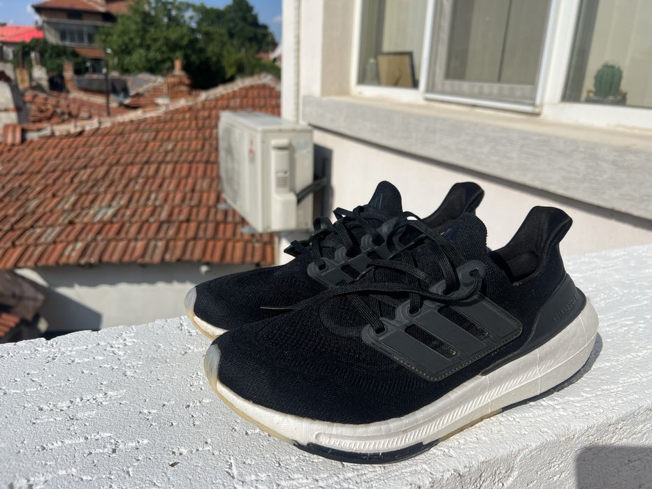 Adidas UltraBoost  43 1/3