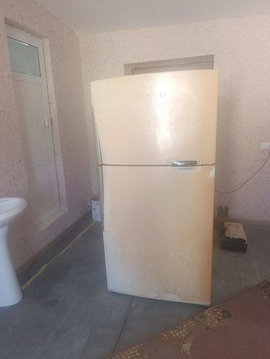 Самсунг пристич музлатгич сотилади.