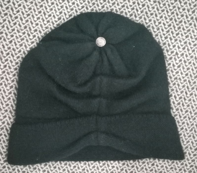 Женские головные уборы срочно 1500