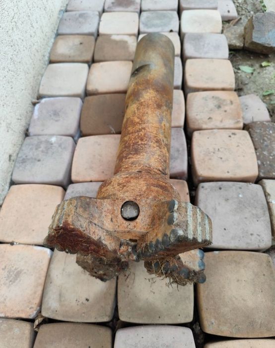 Afacere- Foreza hidraulică , instalație foraj puțuri, fântâni apă 200